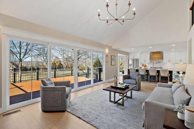 1114 Chickasaw Dr, Brentwood, TN 37027