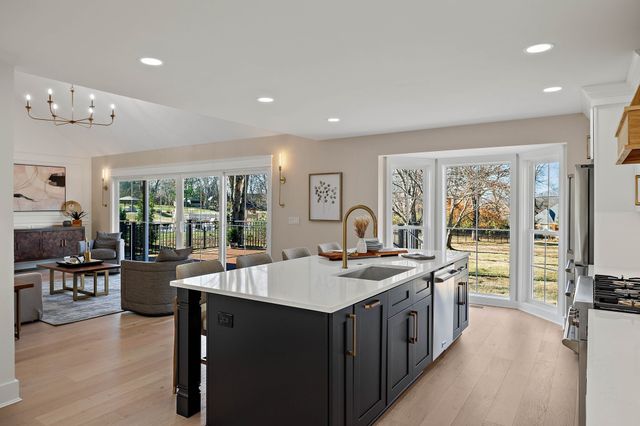 1114 Chickasaw Dr, Brentwood, TN 37027