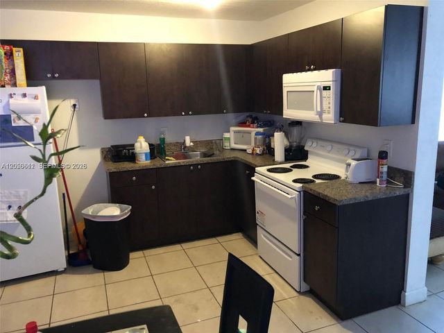 2735 NW 27th St, Miami, FL 33142