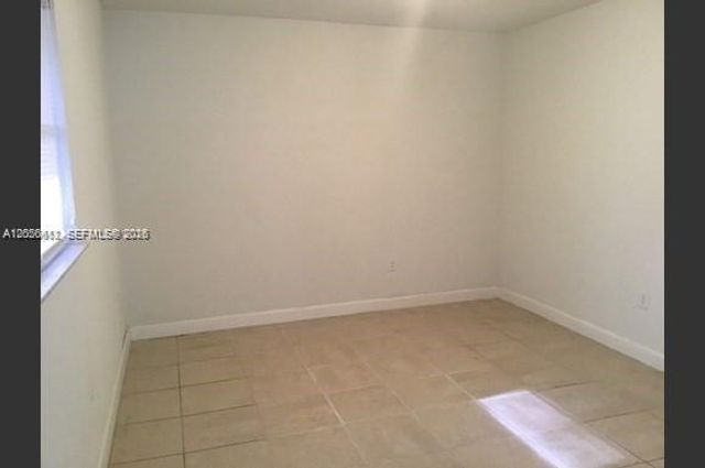 2735 NW 27th St, Miami, FL 33142