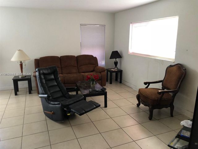 2735 NW 27th St, Miami, FL 33142