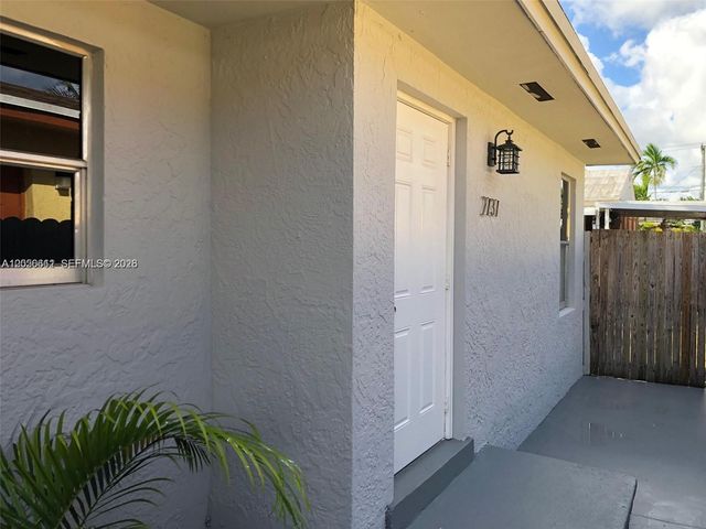 2735 NW 27th St, Miami, FL 33142