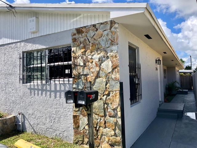 2735 NW 27th St, Miami, FL 33142
