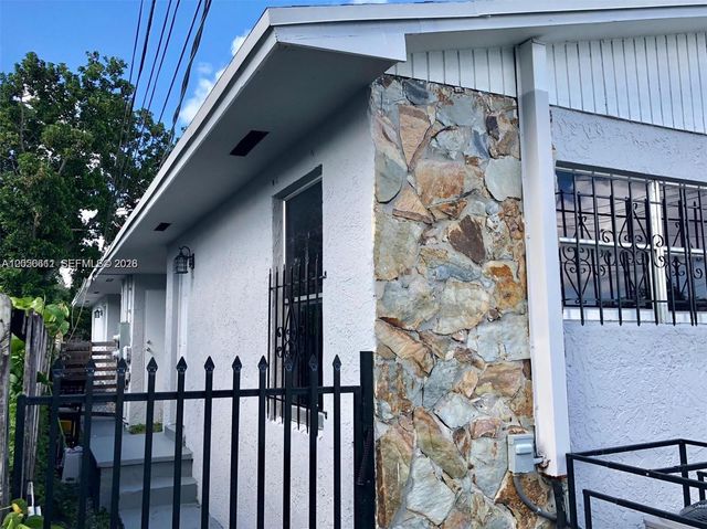 2735 NW 27th St, Miami, FL 33142