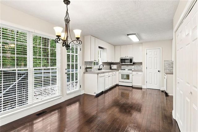 41 Red Oak Circle, Dallas, GA 30157