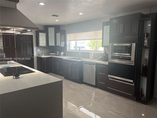 9260 SW 164th St, Palmetto Bay, FL 33157