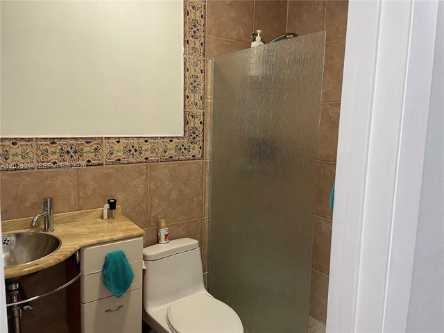 9260 SW 164th St, Palmetto Bay, FL 33157