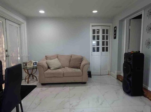 9260 SW 164th St, Palmetto Bay, FL 33157