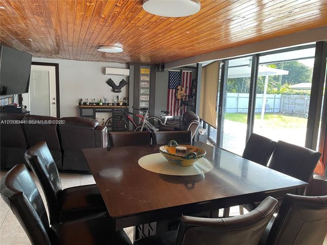 9260 SW 164th St, Palmetto Bay, FL 33157