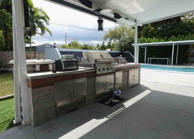 9260 SW 164th St, Palmetto Bay, FL 33157