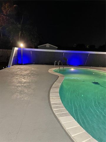 9260 SW 164th St, Palmetto Bay, FL 33157