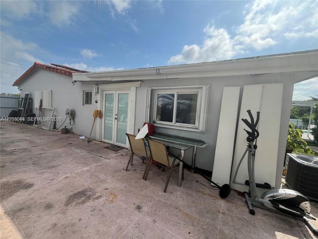 9260 SW 164th St, Palmetto Bay, FL 33157
