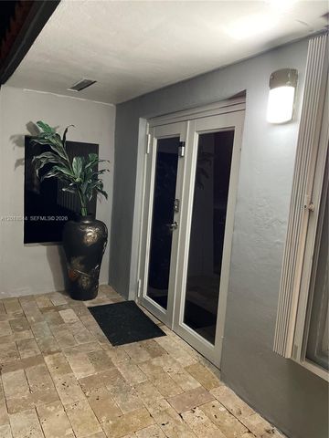9260 SW 164th St, Palmetto Bay, FL 33157