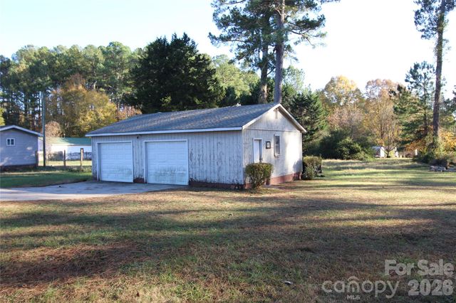 107 Pine Tree Road, Statesville, NC 28677