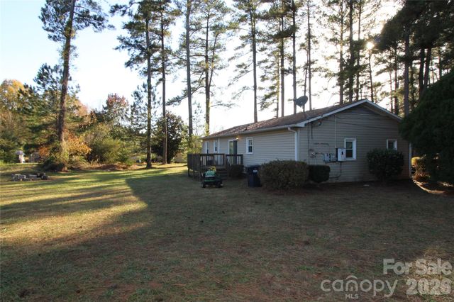 107 Pine Tree Road, Statesville, NC 28677