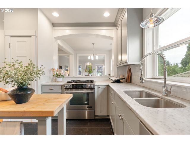 6127 Ne 27TH Ave, Portland, OR 97211