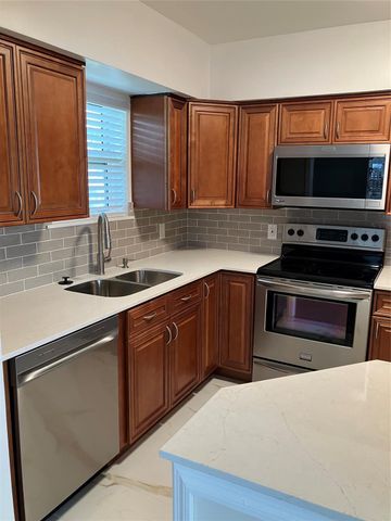 1813 Middle River Dr, Fort Lauderdale, FL 33305