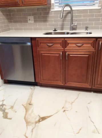 1813 Middle River Dr, Fort Lauderdale, FL 33305