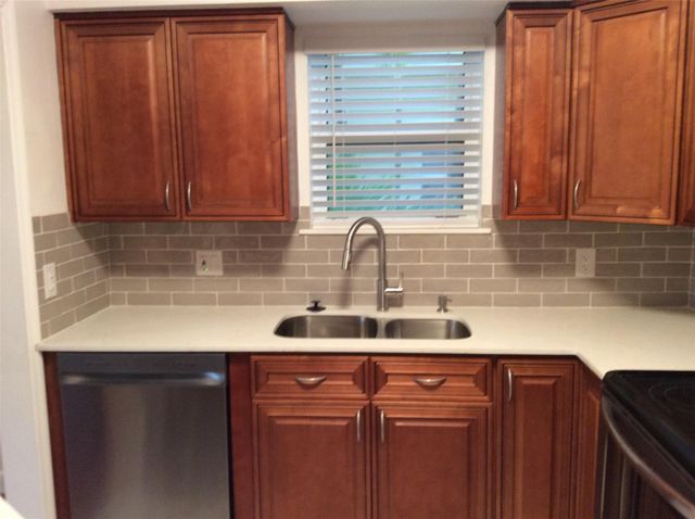 1813 Middle River Dr, Fort Lauderdale, FL 33305