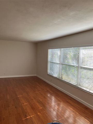 1813 Middle River Dr, Fort Lauderdale, FL 33305