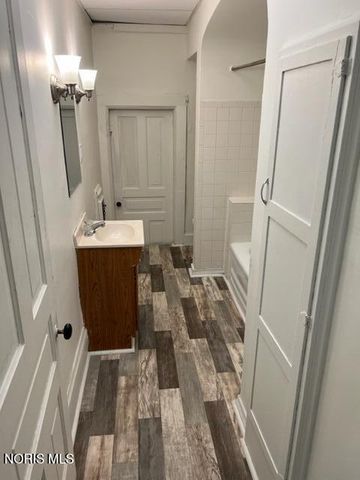 527 W Sandusky Street, Findlay, OH 45840