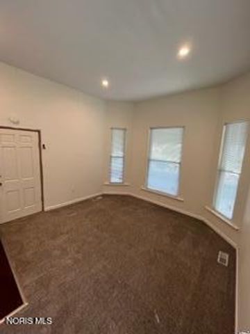 527 W Sandusky Street, Findlay, OH 45840