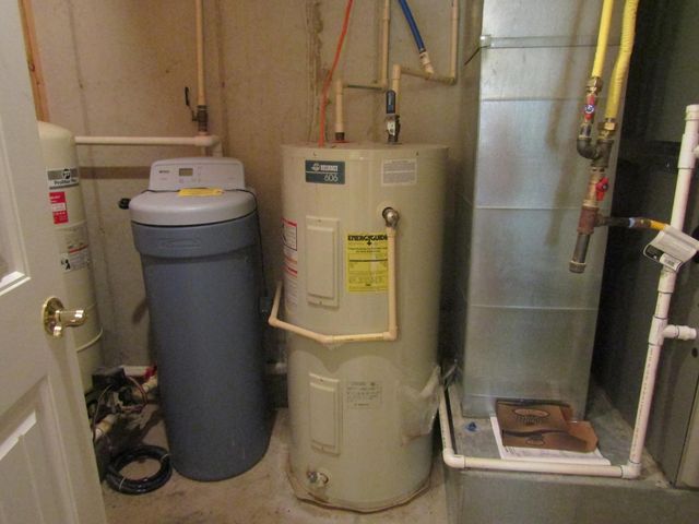 988 County Road 6160, Dora, MO 65637