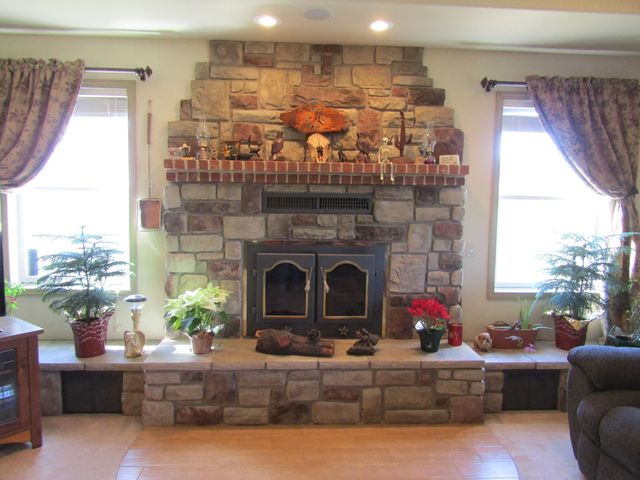 988 County Road 6160, Dora, MO 65637