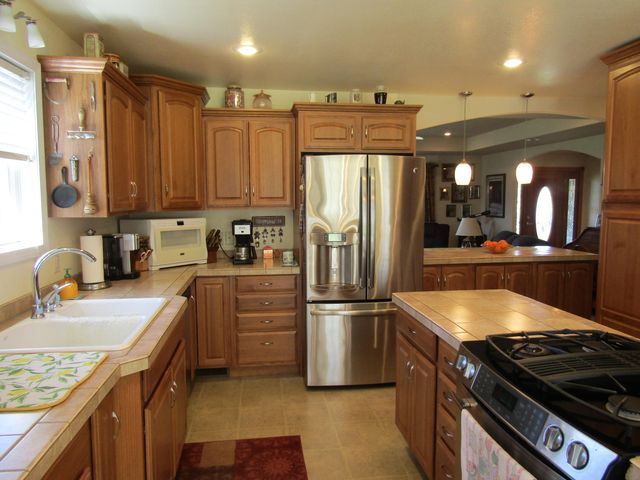 988 County Road 6160, Dora, MO 65637