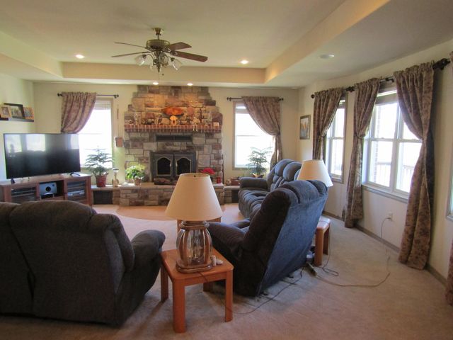 988 County Road 6160, Dora, MO 65637