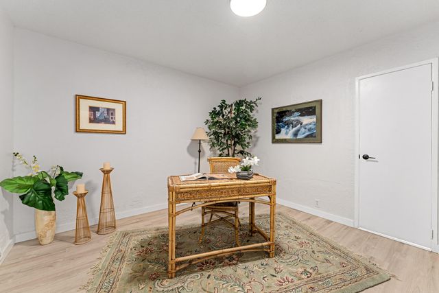 2080 College Way, Medford, OR 97504