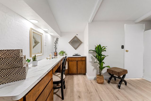 2080 College Way, Medford, OR 97504