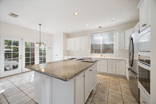 15 Redland Place, Spring, TX 77382