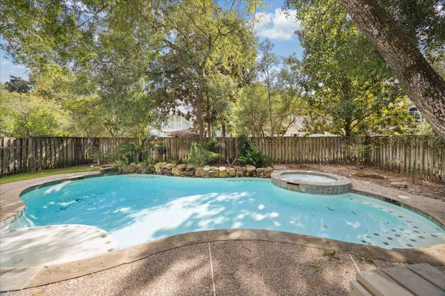 15 Redland Place, Spring, TX 77382