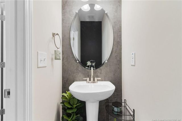 199 Winnsboro Road, Raeford, NC 28376