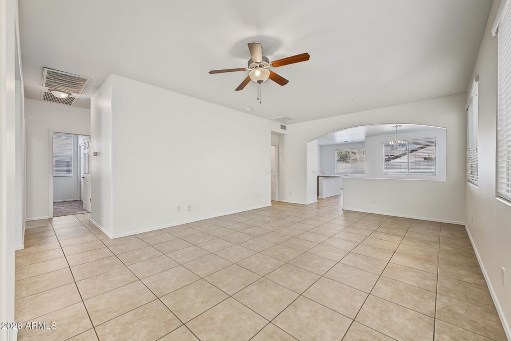 18190 W IVY Lane, Surprise, AZ 85388 — photo 2
