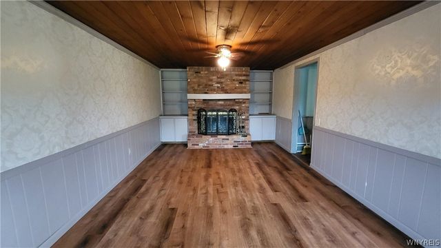 1057 Mineral Springs Road, West Seneca, NY 14224