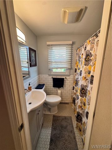 1057 Mineral Springs Road, West Seneca, NY 14224