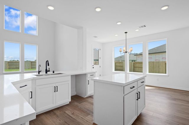 14826 Mission Avenue, Mont Belvieu, TX 77523