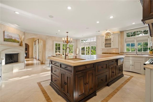 4338 Harris NW Trail, Atlanta, GA 30327