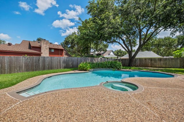 2803 Edgewood Drive, Sugar Land, TX 77479