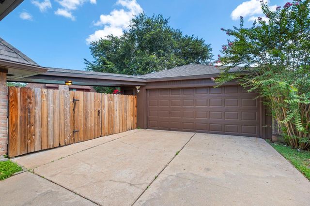 2803 Edgewood Drive, Sugar Land, TX 77479