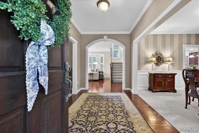 482 Pine Hollow Court, Ballwin, MO 63021