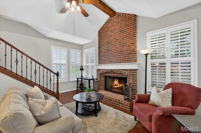 482 Pine Hollow Court, Ballwin, MO 63021