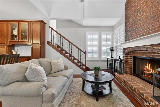 482 Pine Hollow Court, Ballwin, MO 63021