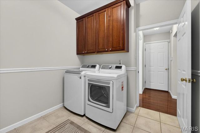 482 Pine Hollow Court, Ballwin, MO 63021