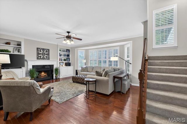482 Pine Hollow Court, Ballwin, MO 63021
