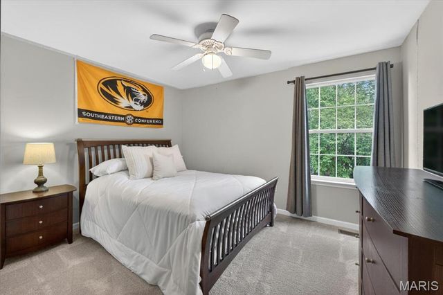482 Pine Hollow Court, Ballwin, MO 63021