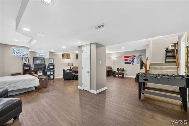 482 Pine Hollow Court, Ballwin, MO 63021