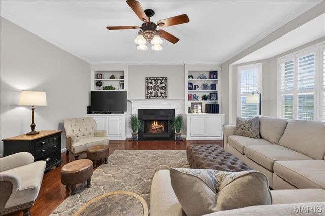 482 Pine Hollow Court, Ballwin, MO 63021